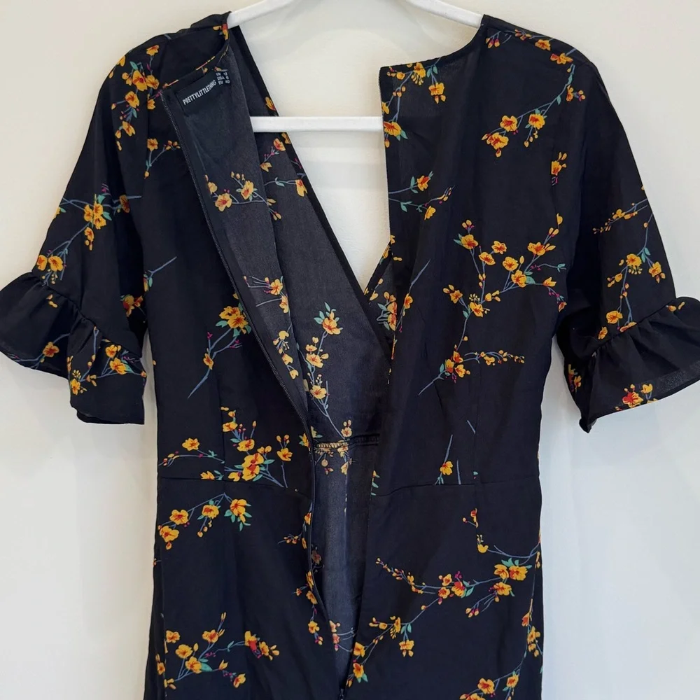 PrettyLittleThing Black Floral Mini Dress w/ Ruffle Sleeves & Corset Waist - 8 - Picture 6 of 7